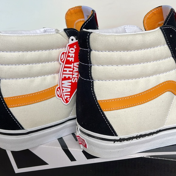 Vans Men’s Sk8-Hi 38 Dx
Noon Goons Black/Yellow/White 
VN0A5KRI05N
Sneakers - Picture 14 of 16